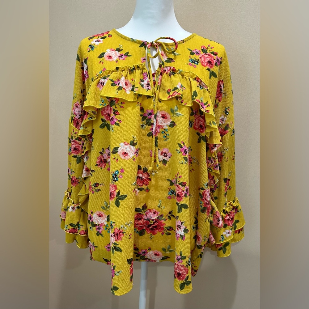 Floral ruffled oversized blouse. Perfect for fall!